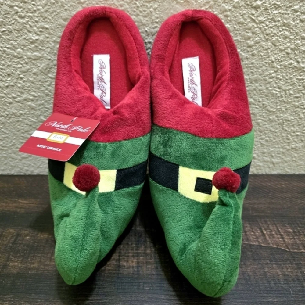 North Pole Big Kid's Elf Christmas Slippers Red Green NWT‎ Size S/M 2.5-3 Youth
